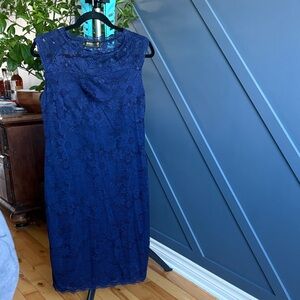 Chic Navy Lace Midi Dress